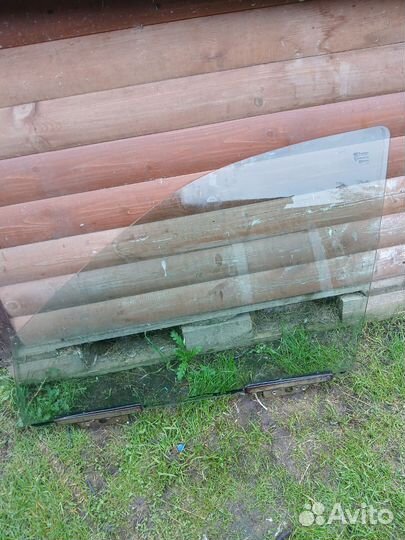 Стекло боковое переднее kalina