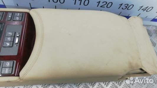 Подлокотник задний lexus LS 4 (COL13IQ01)