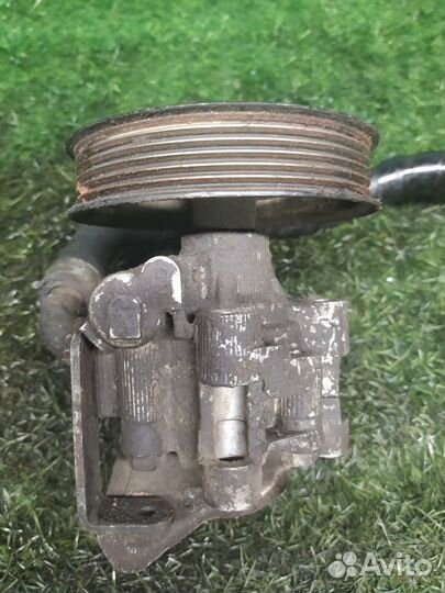 Toyota Avensis Насос гидроусилителя