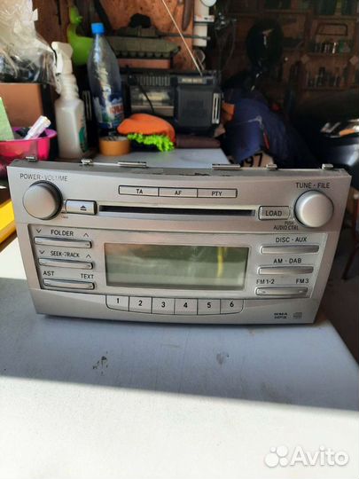 Штатная магнитола на toyota camry 40