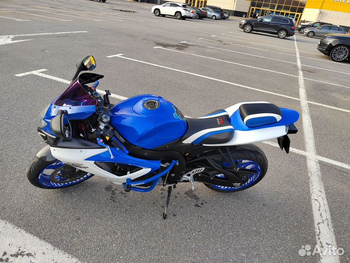 Suzuki gsxr-600
