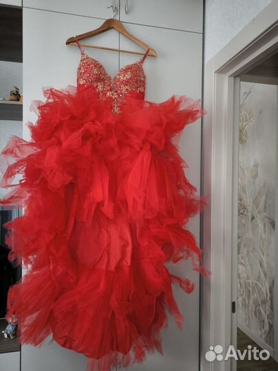 Платье красное пышное размер 40-42