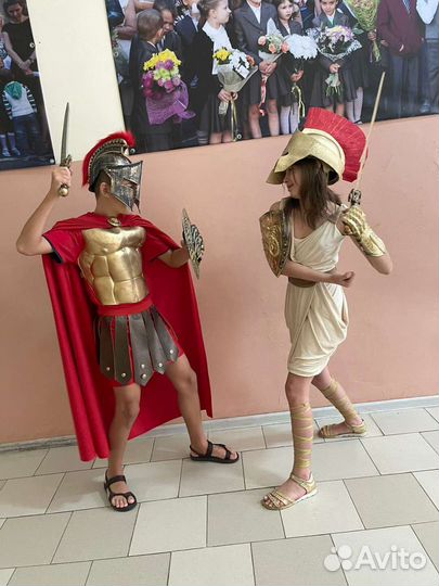 Колонны. Костюм греческой богини. Рим,Спарта