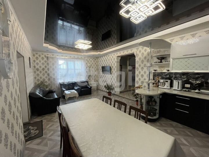 Дом 160 м² на участке 8 сот.