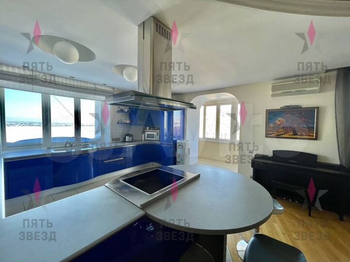 3-к. квартира, 143,5 м², 9/9 эт.