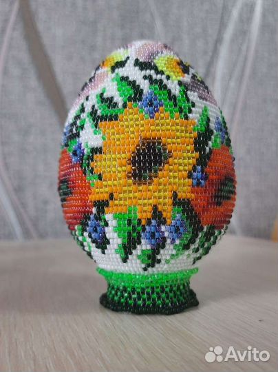 Яйцо из бисера ручной работы