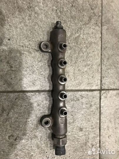 Топливная рампа Toyota Land Cruiser 200 2015