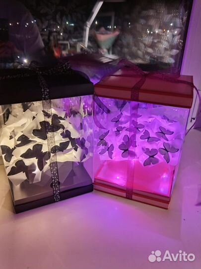 Светильник из бабочек