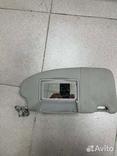 Козырек солнцезащитный передний правый Ford Focus