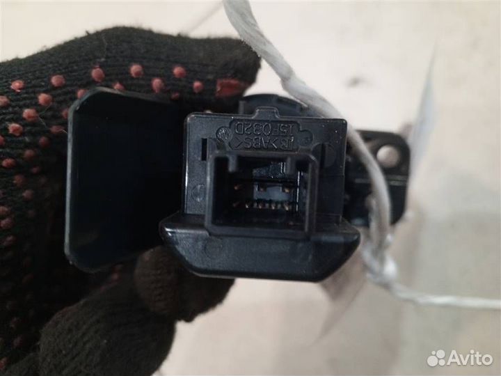 Кнопка запуска двигателя Toyota Camry XV70 2017