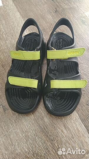 Сандалии crocs j2