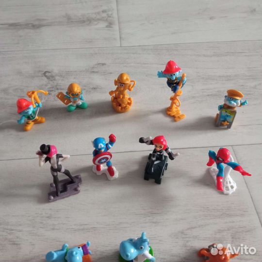 Игрушки из Киндер (смурфики,бегемотики,супергерои)