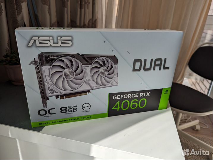 Nvidia RTX 4060 OC Asus dual white