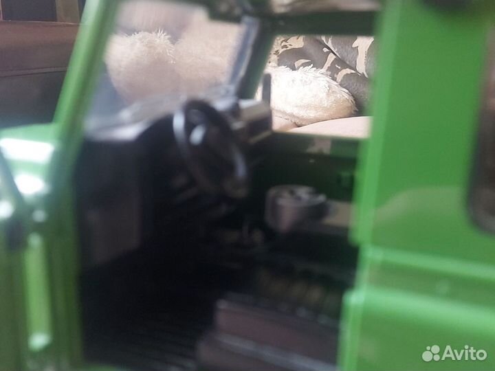 Детская машинка внедорожник landrover defender 110