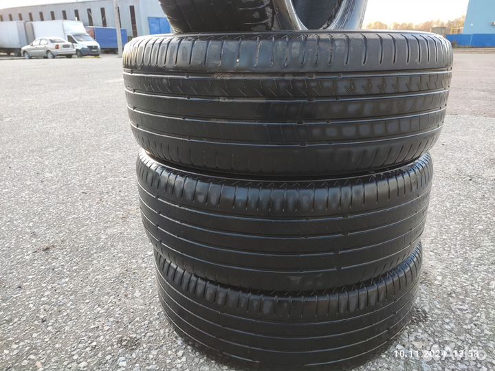 Bridgestone Alenza 001 235/60 R18 103