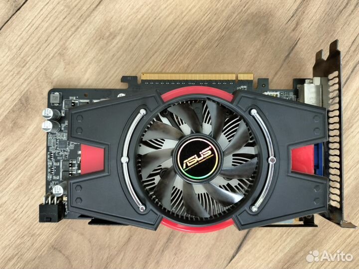 Видеокарта Asus GeForce GTX 550 Ti