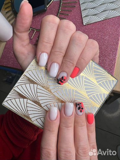 Модель на маникюр и педикюр