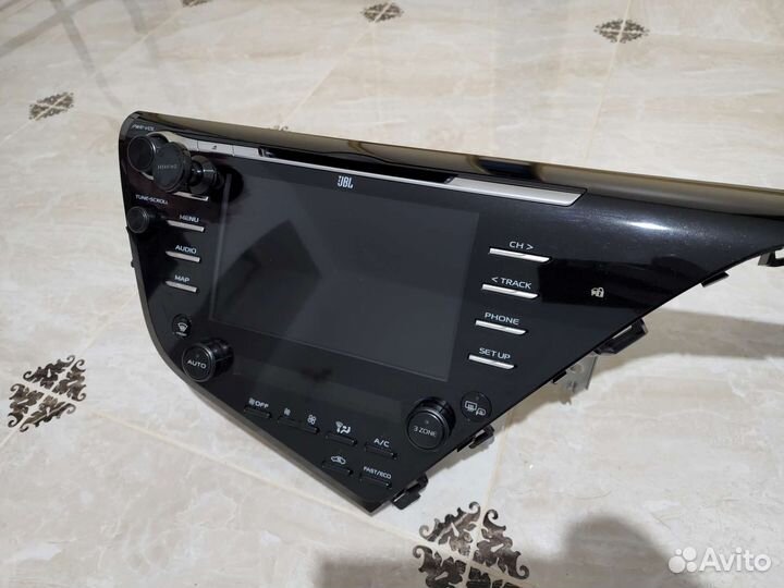 Штатная магнитола Toyota Camry 70 (оригинал)