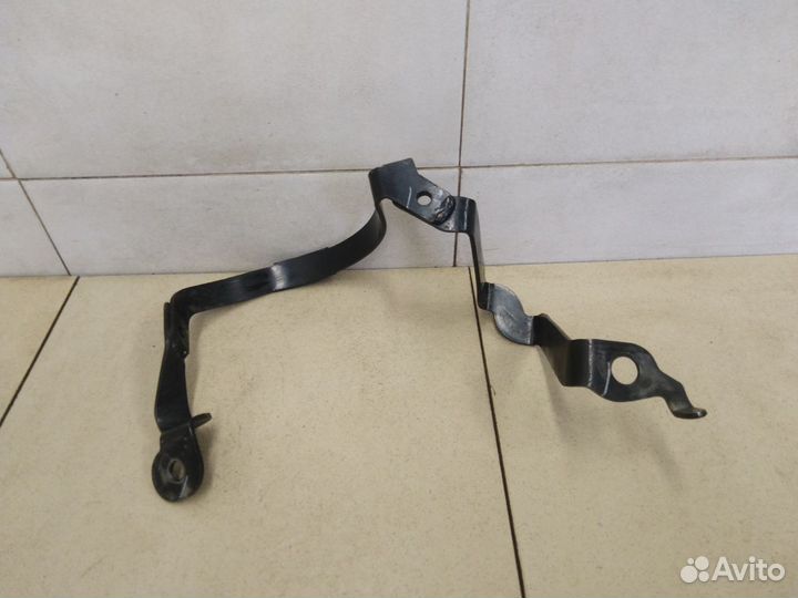 Кронштейн (сопут. товар) Hi Lux 2015