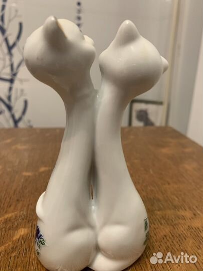 Статуэтка фарфор