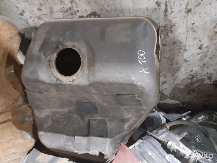 Audi 100 топливный бак