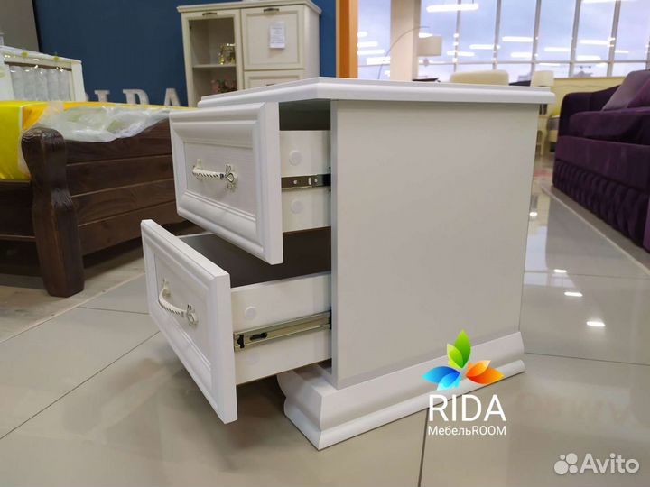 Тумба прикроватная, белая. Спальный гарнитур