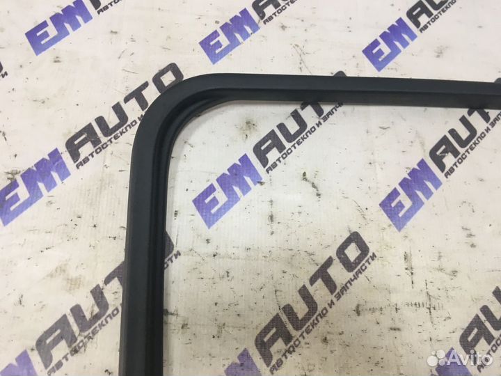 Накладка двери задней правой Форд Фокус 2