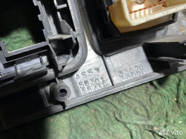 Накладка торпедо левая toyota camry v40 06-11