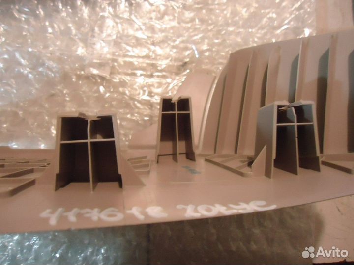 Накладка задней стойки (Zotye T600)