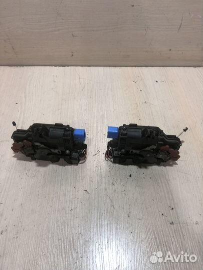 Замок двери передней правой шкода 2