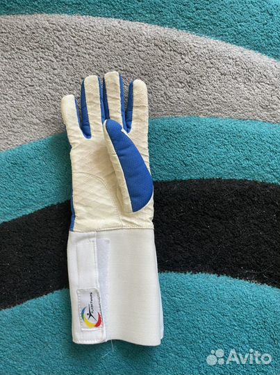 Фехтовальная перчатка