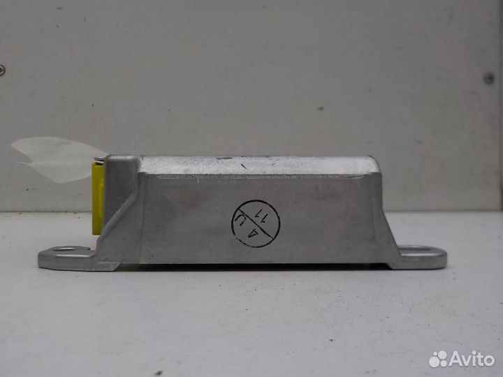 Блок управления подушками безопасности Toyota Land