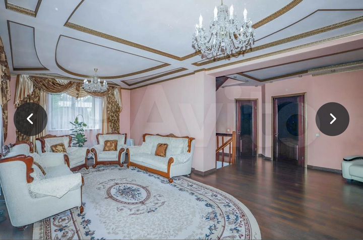 Коттедж 382 м² на участке 6 сот.