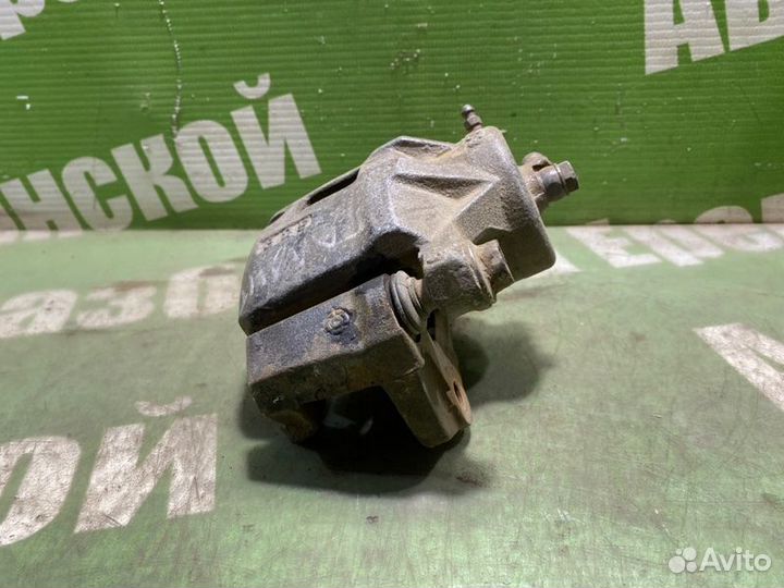 Суппорт тормозной передний правый Mitsubishi