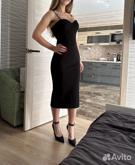 Вечернее Платье с вырезом