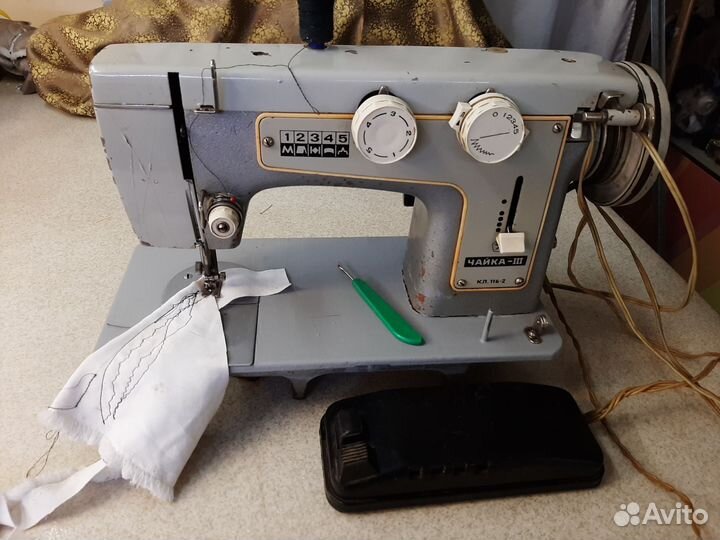 Бытовая швейная машинка бу