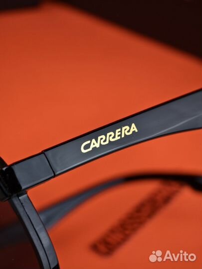 Солнцезащитные очки Carrera