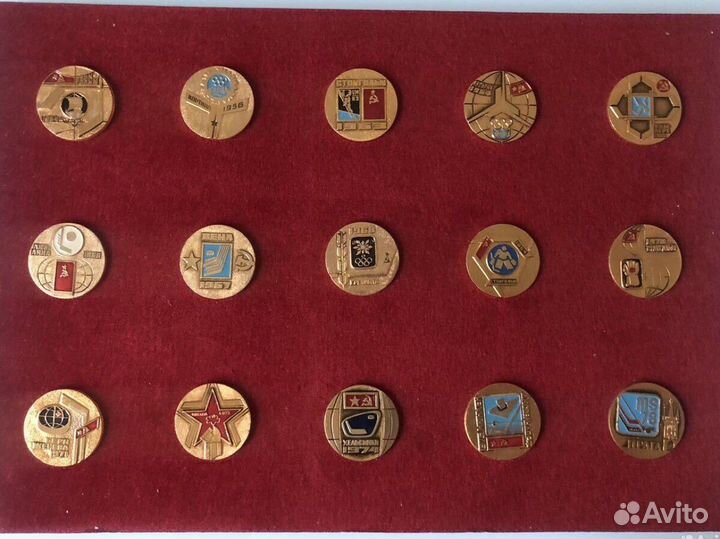 Набор значков «советские хоккеисты чемпионы мира»