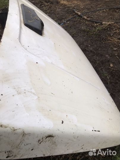 Капот на ниву