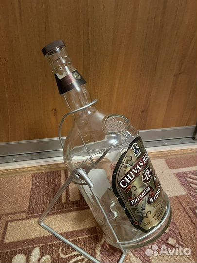 Бутылка на качелях Chivas Regal 12 лет