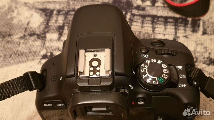 Зеркальный фотоаппарат