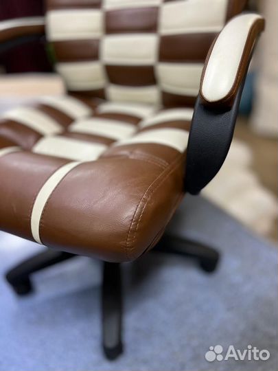 Компьютерное кресло