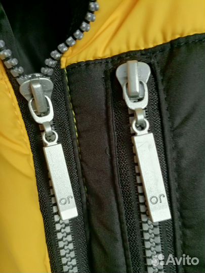 Жилеты фирм.для мальчика р. 158