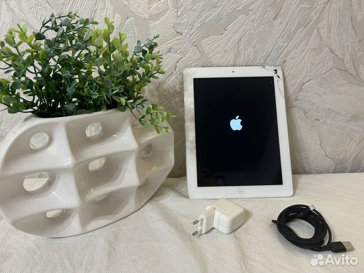 Apple iPad 4, 32гб с Сим картой