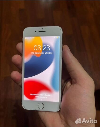 iPhone 8, 64 ГБ
