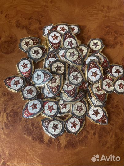 Значки классность и отличник армии