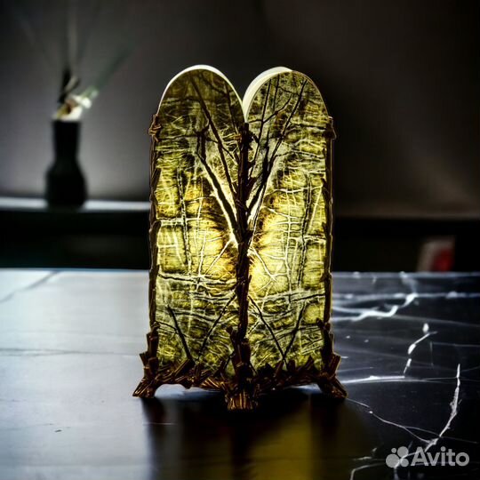 Бронзовая лампа авторской работы со змеевиком