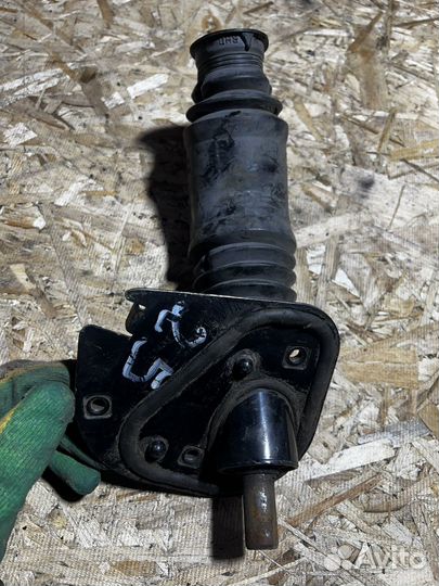 Рулевой кардан Volkswagen Transporter T5