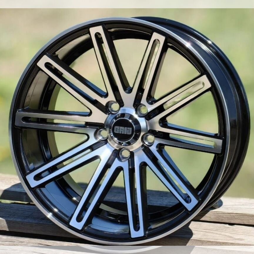 Литые диски Vossen VFS/4 8×R16 5×100