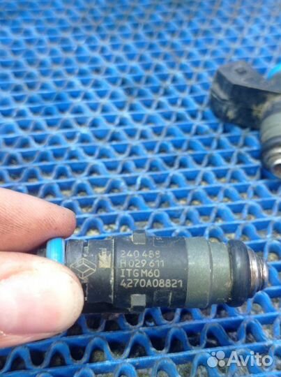 Топливная форсунка Renault Logan седан K7J 2007